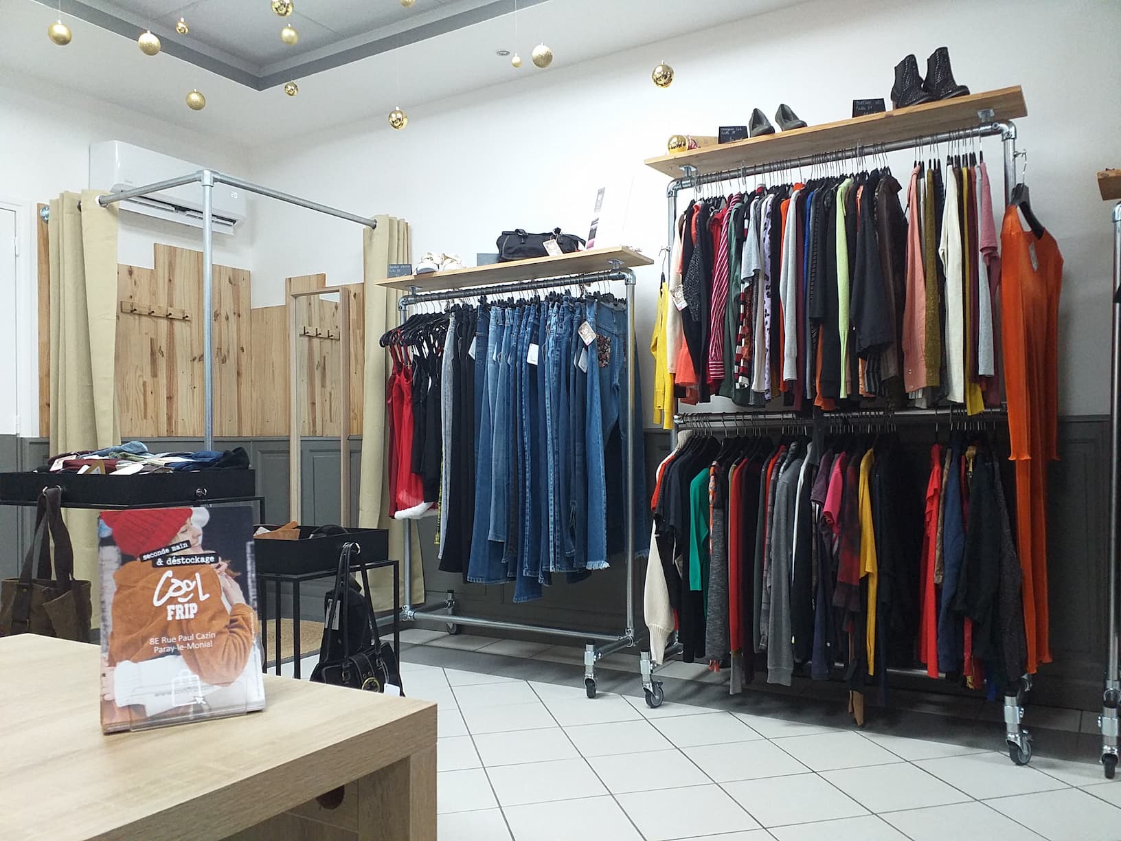 Boutique Cool Frip friperie vintage seconde main Paray-le-Monial