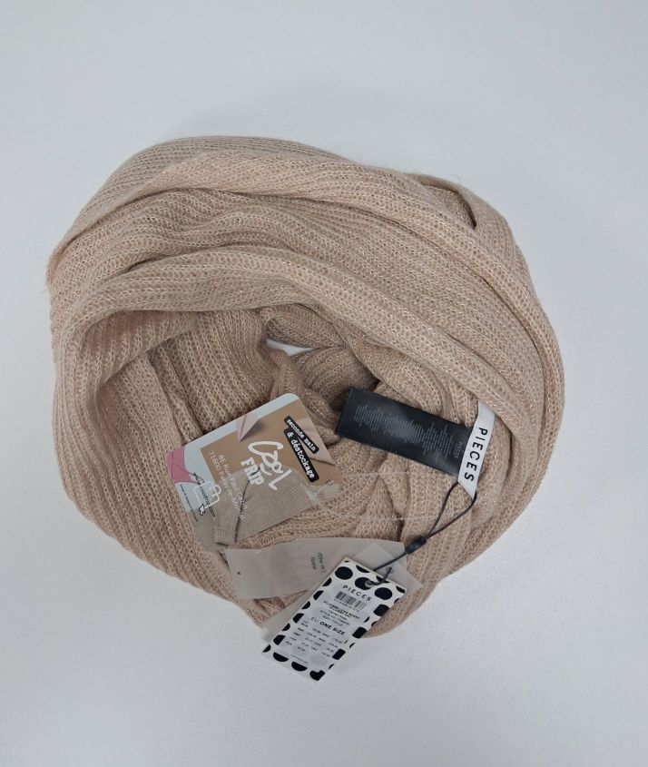 Écharpe Pieces - Élégance et Confort pour Tous les Jours Mode Chic