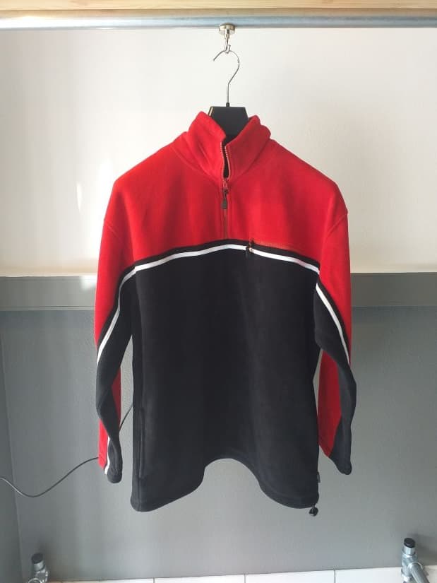 Polaire Noir Rouge TCM Polyester Homme L | Friperie Vintage Seconde Main COOL FRIP