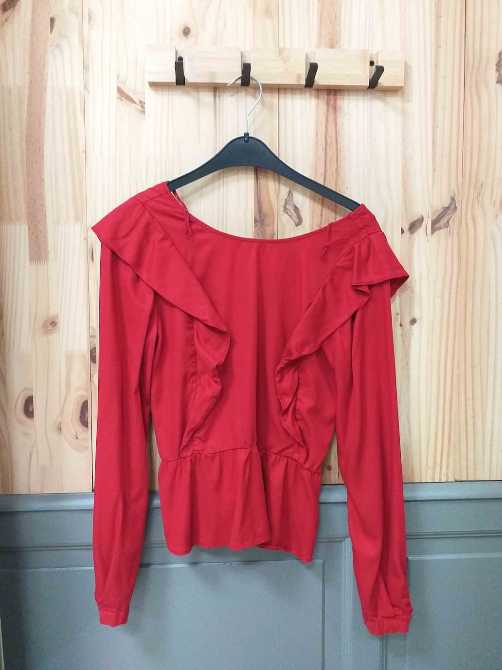 Blouse Rouge Volants Zara Femme XS | Friperie Vintage Seconde Main COOL FRIP