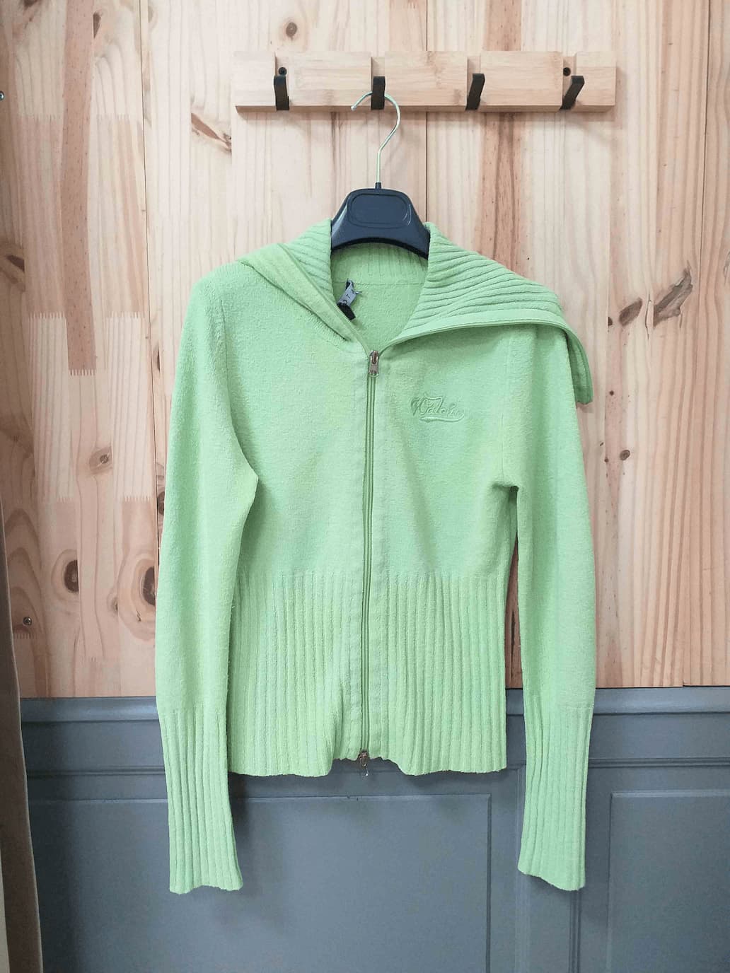 Sweat Vert Pomme Watcher Col Haut Zip Acrylique Femme S | Friperie Vintage Seconde Main COOL FRIP