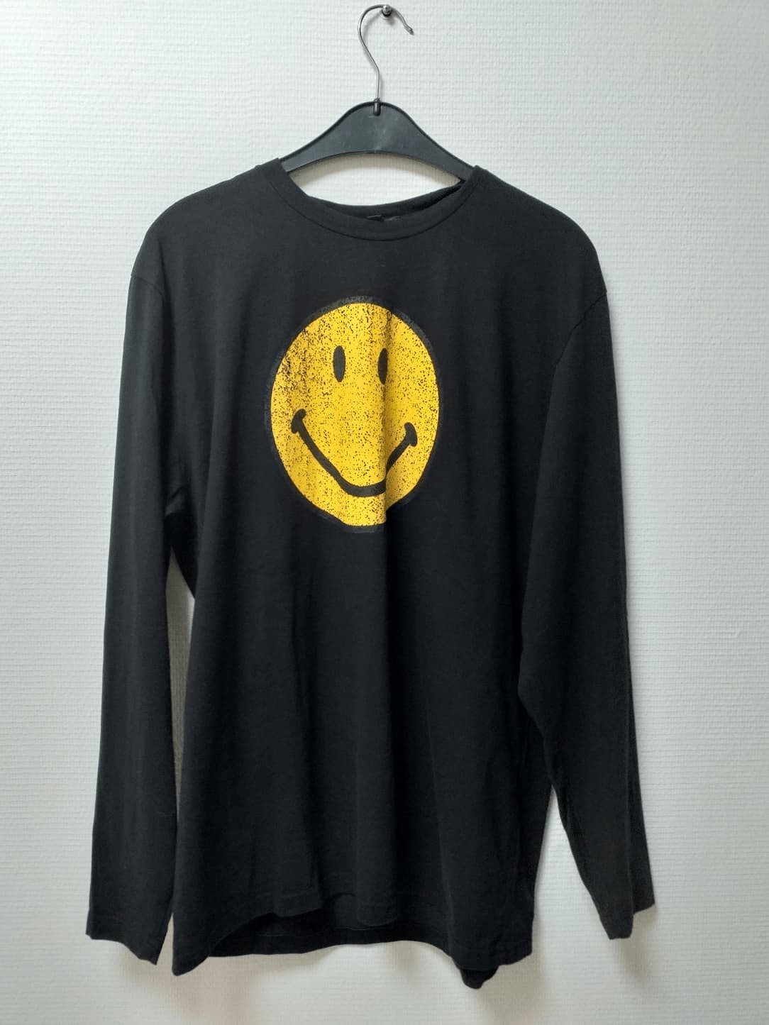 T-shirt Manches Longues Noir Smiley Fashion Nova Homme L - Friperie Vintage Seconde Main COOL FRIP