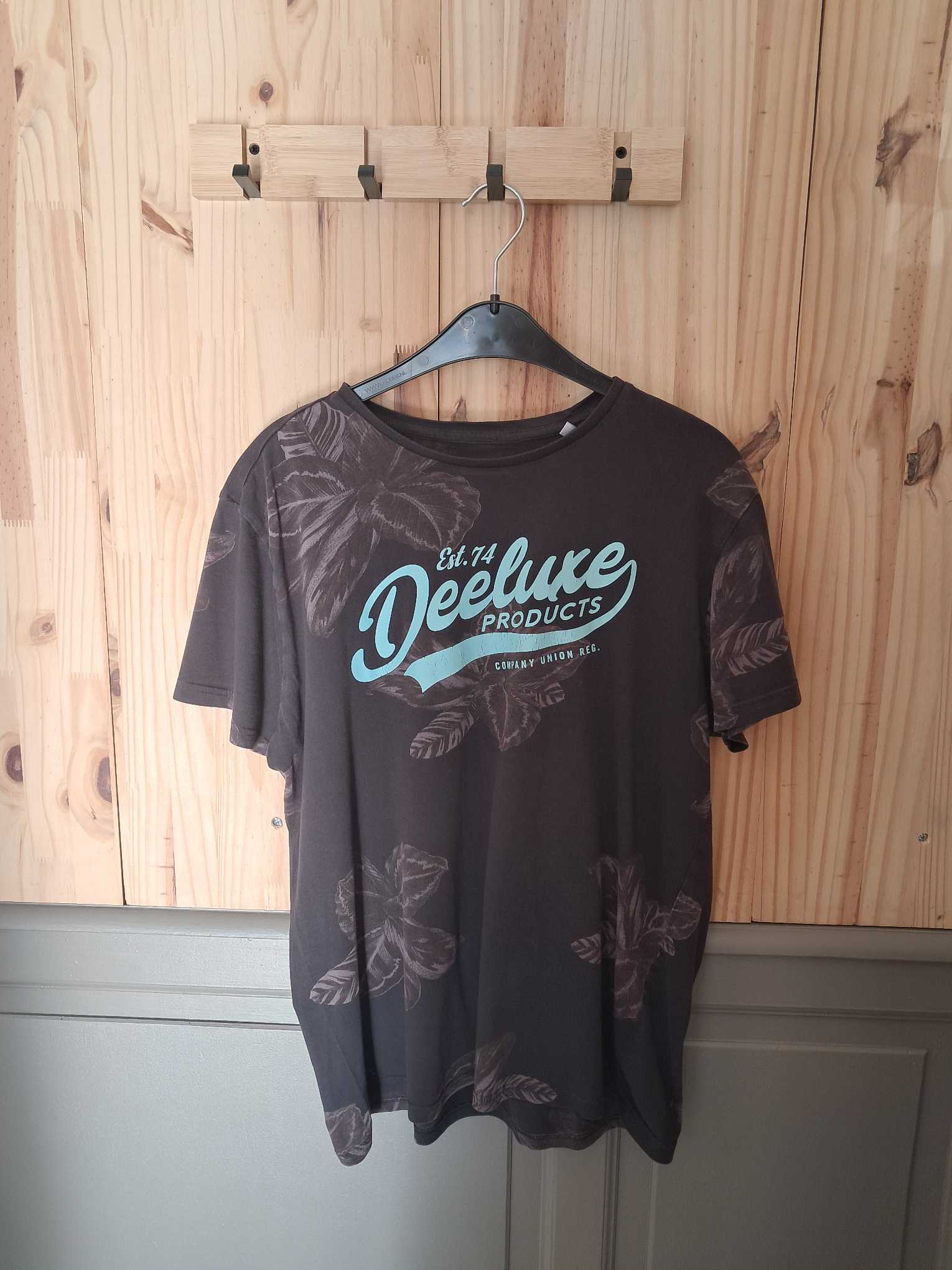 T-shirt - Deeluxe