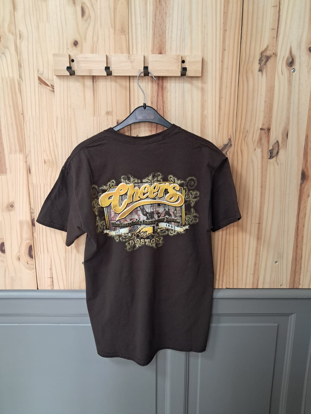 T-shirt vintage Gildan marron Cheers Boston homme taille M - vue arrière