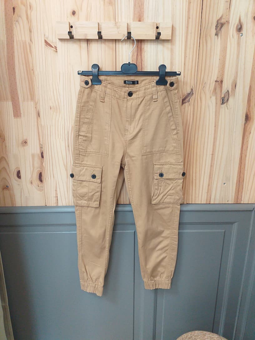 Cargo Bershka Camel Taille 34 - vue de devant - Vintage Streetwear Femme