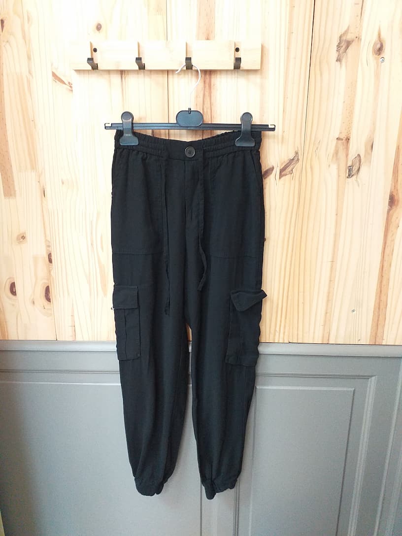 Cargo Zara Noir Taille XS - vue de devant - Vintage Streetwear Femme