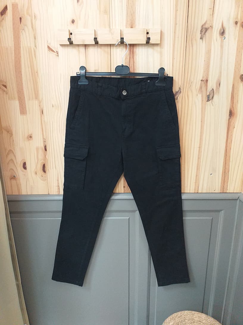 Cargo Zara Noir Taille 42 - vue de devant - Vintage Streetwear Homme