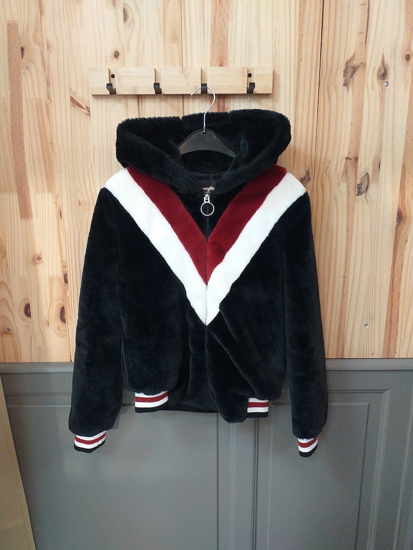 Gilet Zippé Noir Jennyfer Taille S - vue de devant - Vintage Streetwear Femme