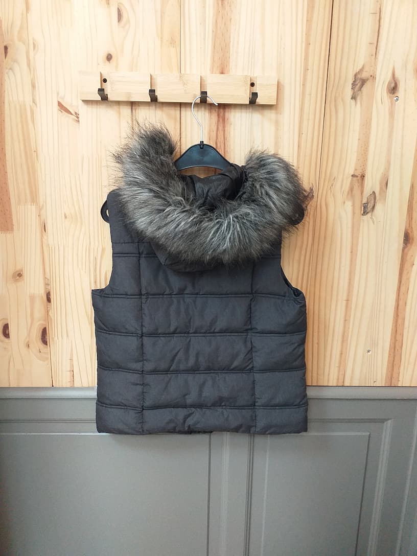 Doudoune Sans Manche Noire Only M - Gilet Matelassé Capuche - vue arrière - Vintage Streetwear
