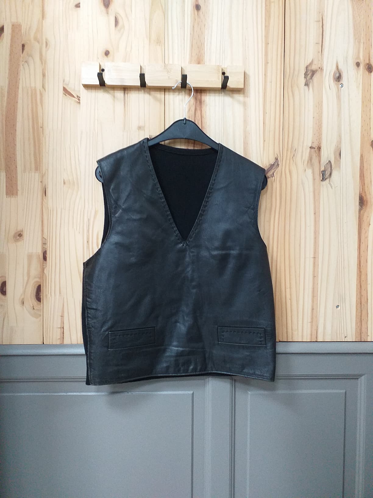 Gilet Cuir Noir M Homme - vue devant | Friperie Vintage Seconde Cool Frip