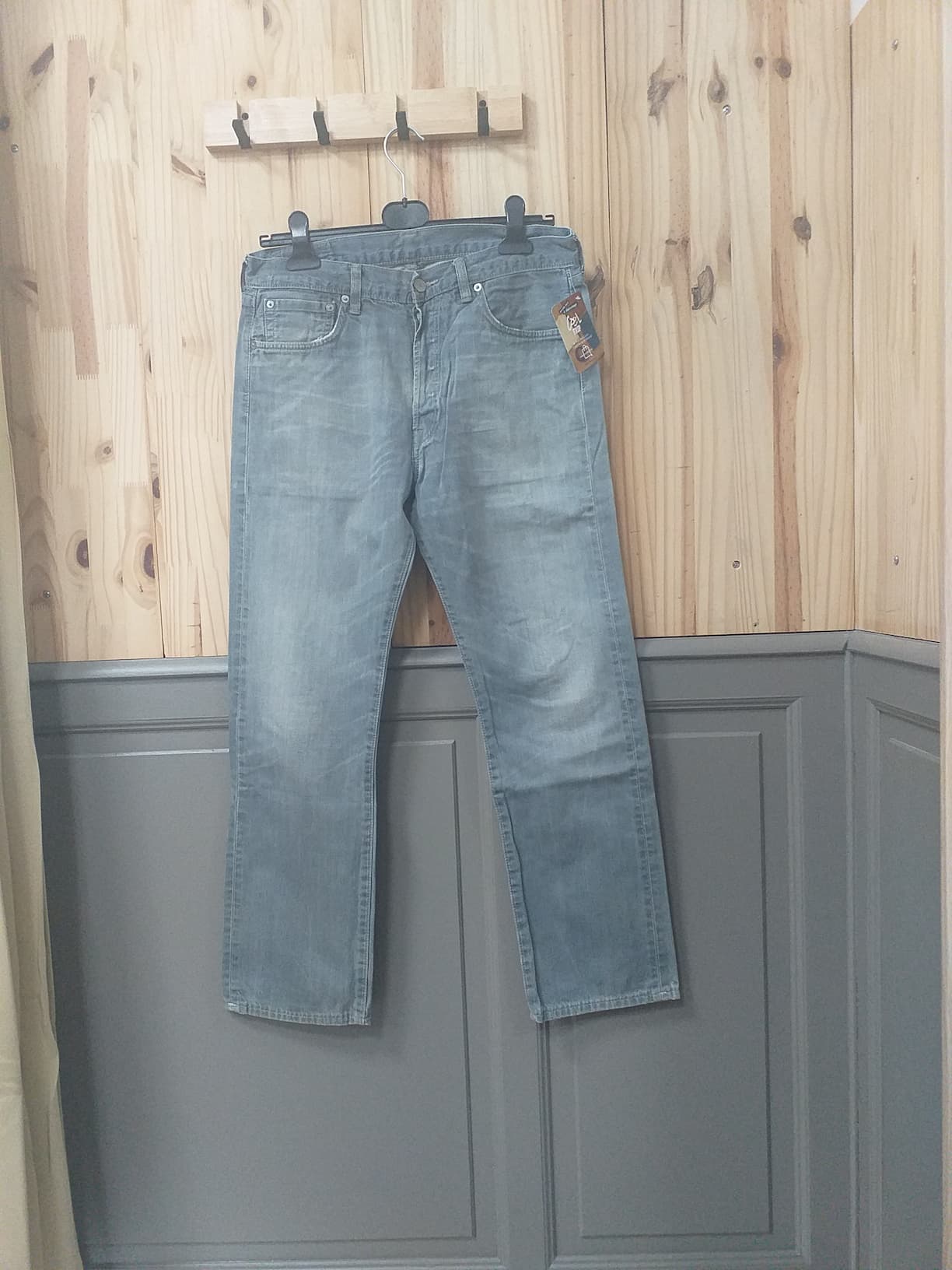 Jean W33-L32 Gris Coton Unisexe Levi's - vue devant | Friperie Vintage Seconde Cool Frip