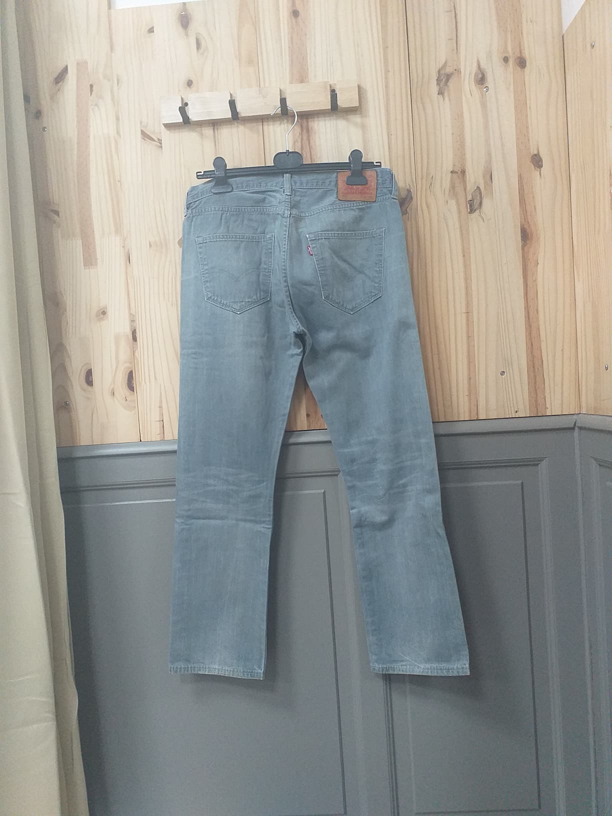 Jean W33-L32 Gris Coton Unisexe Levi's - vue arrière | Friperie Vintage Seconde Cool Frip
